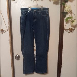 Wrangler Q-Baby mid rise boot cut jeans size 7/8 34" inseam